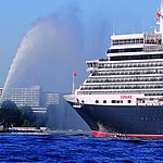 Vue exterieure avec Queen Elizabeth | Maritim Hotel Bellevue Kiel