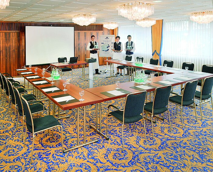 Salle en U avec service attentionné à l’hôtel Maritim Bad Salzuflen