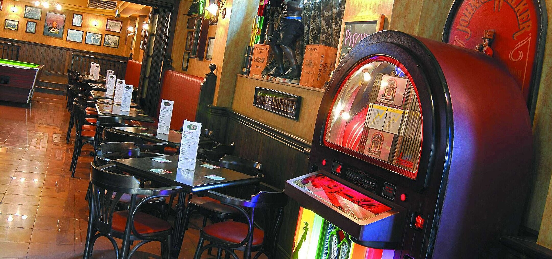 English Pub "120 Bar" | Maritim Antonine Hotel & Spa Malta
