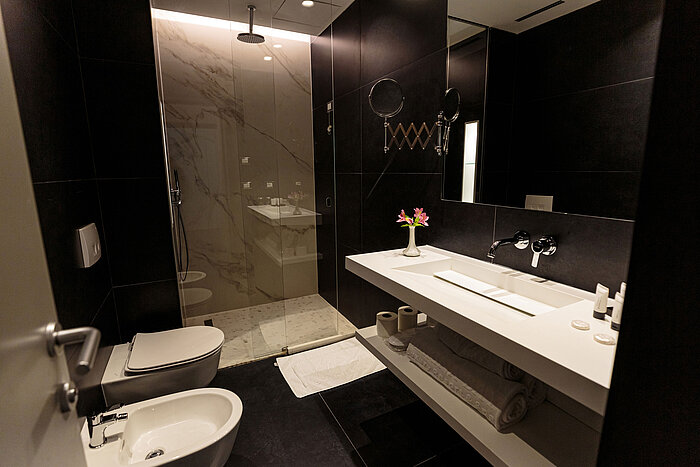 Bathroom Junior Suite | Maritim Resort Marina Bay