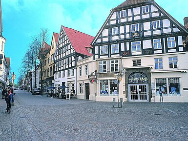 Historic half-timbered houses and cosy cafés near the Maritim Hotel Bad Salzuflen
