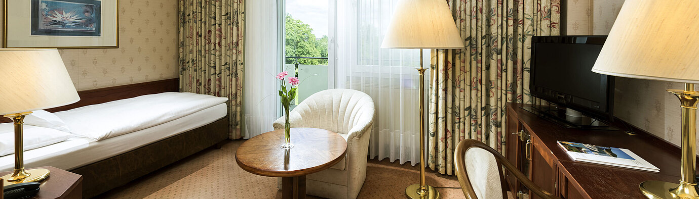 Comfort room Single room with balcony and green view at Maritim Hotel Bad Wildungen
