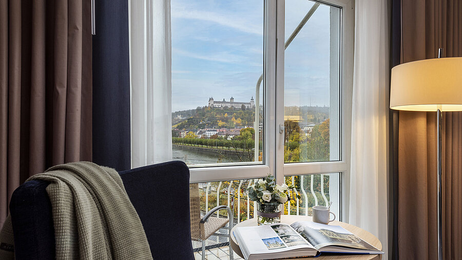 Habitación Superior cómoda en el Maritim Hotel Würzburg con vista panorámica a la Fortaleza de Marienberg