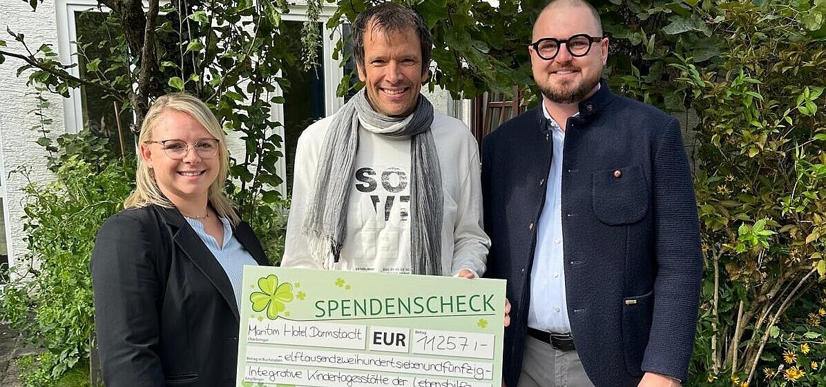 Scheck-Übergabe in der KITA Kunterbunt
